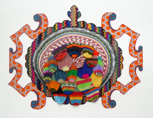 Carolina Ponte , Sem título , 2011. Crochê e tapeçaria, 285 x 375 cm