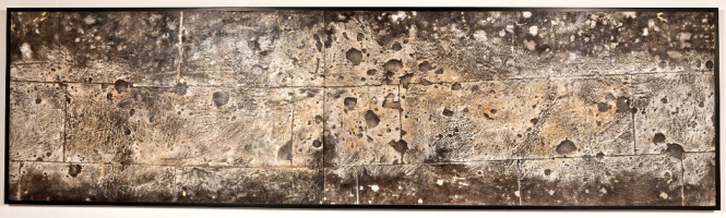 Off the wall" (2013), díptico de Nadia Kaabi-Linke, artista indiana premiada pelo Discoveries Prize, durante a Art Basel Hong Kong